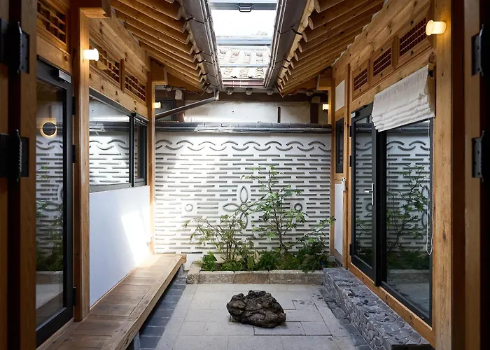 Yurangjae#jongmyo#seosunra-gil#hanok Stay#jongno Hanok Accommodation#changdeokgung Palace#bukchon Hanok Village#national Museum Of Art Seoel