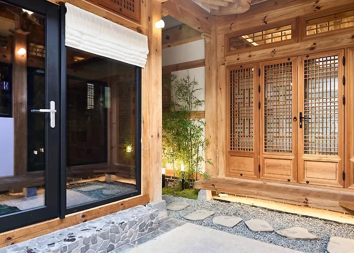 Yurangjae#jongmyo#seosunra-gil#hanok Stay#jongno Hanok Accommodation#changdeokgung Palace#bukchon Hanok Village#national Museum Of Art